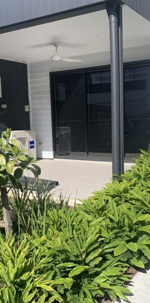 Brand new 3 bedroom townhouse with luxury living in Delta Hope Island - Photo 2