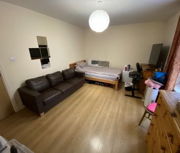 Room in a Shared Flat, Palmerston Road, SO14 - Photo 1