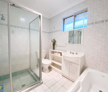 Newly renovated ultra-convenient yet quiet, oversized Townhouse - Photo 6