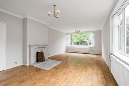 6 bedroom detached house to rent - Photo 5