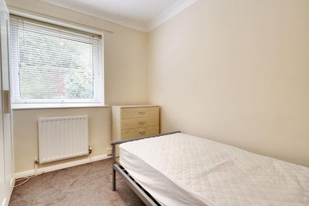 1 bedroom in a house share to rent - Photo 3