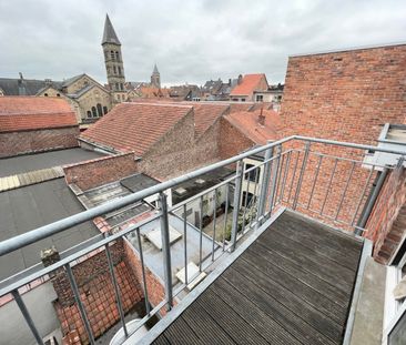 APPARTEMENT MET 1 SLAAPKAMER IN CENTRUM IEPER - Photo 1