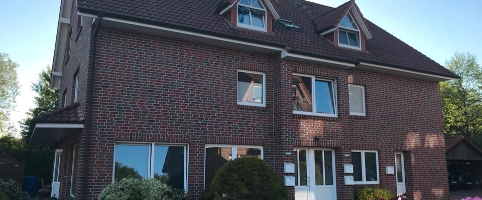 Zentrumsnahe 2,5-Zimmer-Dachgeschosswohnung - Photo 1