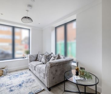 To Let 1 Bedroom House - Photo 1