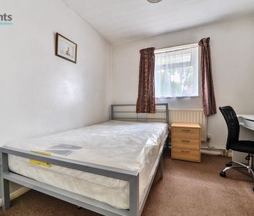 4 bedroom terraced house to rent - Photo 5