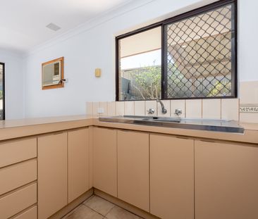 3 Hampshire Gardens, Parmelia WA 6167 - Photo 1