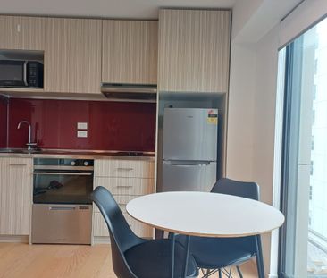 Ideal living in the city - Photo 2