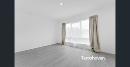 Freshly Renovated Family Haven in Quiet Court Location - Photo 2