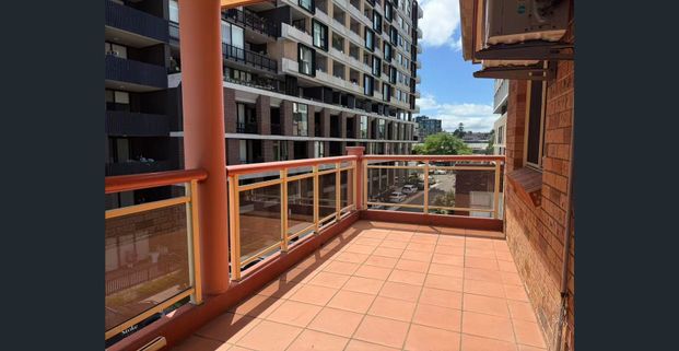 Spacious 3-Bedroom Unit in a Convenient Location - Photo 1