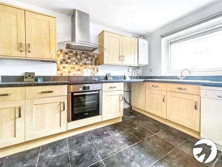 3 bedroom maisonette to rent - Photo 4