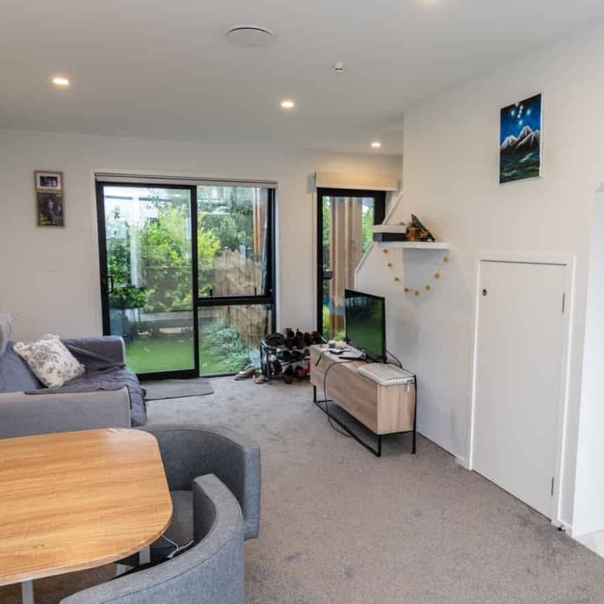 Modern Townhouse - Photo 1