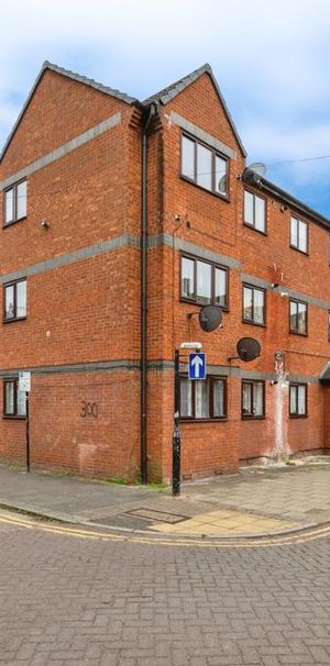 Ground floor flat to rent - Photo 1