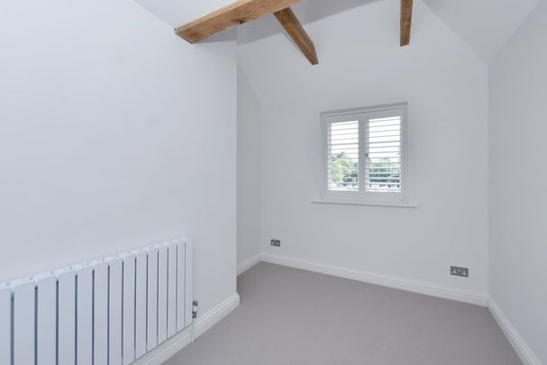 2 bedroom terraced house to rent - Photo 1