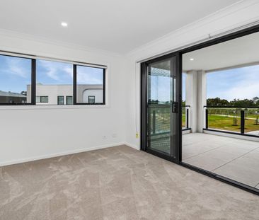 Brand New Corner Townhome with 3 Bedrooms, Private Balcony & Double... - Photo 5