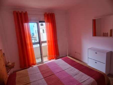 Se alquila precioso apartamento exterior con vistas al Teide y piscina. Con plaza de parking comunitaria y transtero - Photo 3
