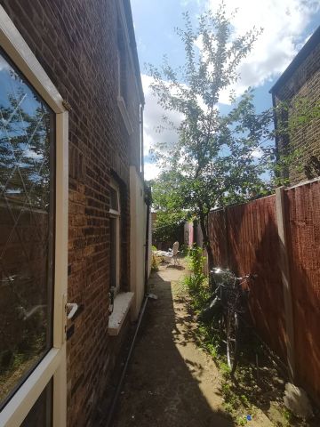 Room in a Shared House, Station Road, NW10 - Photo 4