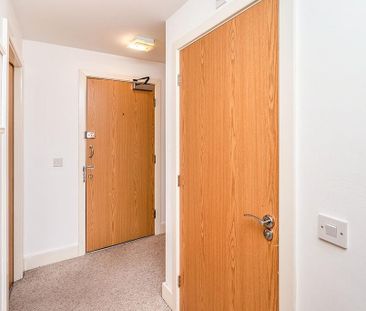 2 bedroom flat to rent - Photo 4