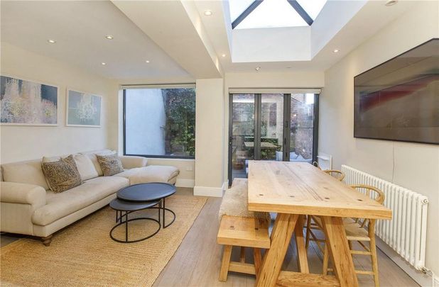 4 bedroom terraced house to rent - Photo 1