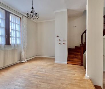 Location Maison 9 pièces 221m² NANTES 44000 - Photo 3