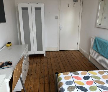 6 Bed Terraced House, Henry Road, NG7 - Photo 1