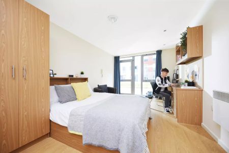 Silver Ensuite - Photo 5