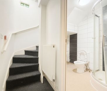 Double Room To Let - HP12 - Photo 1