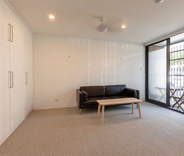 Studio Apartment in the Heart of Darlington - Photo 3