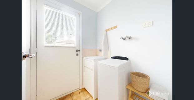 Modern Living in Carrum Downs - Photo 1