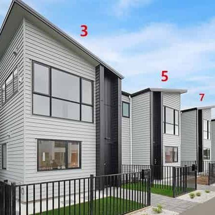 Stunning Four Bedroom Townhouse - Photo 3