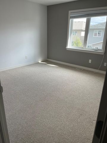 For Lease - 1052 Woodhaven Drive, Kingston, Ontario - Photo 2