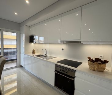 Apartamento T2 a Estrear para Arrendamento na Praia da Rocha, em Po... - Photo 5