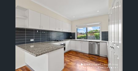 Well-appointed Three-Bedroom Townhouse - Photo 2