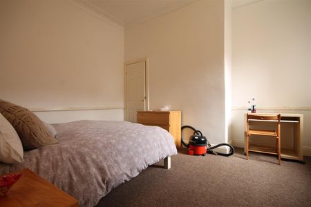 Warton Terrace, Heaton - Photo 3