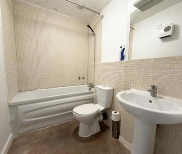 2 bedroom flat to rent - Photo 6