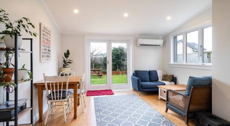 Very Spacious 4 Bedroom Home - Photo 2