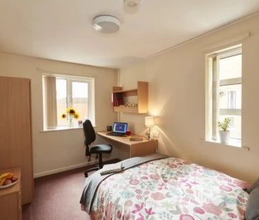 4 Bedroom House - Photo 2