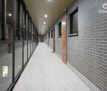 Piso de alquiler en Vitoria-gasteiz - Plaza del Renacimiento, Desam... - Photo 2