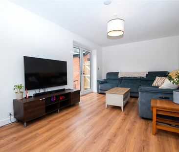 6, Broad Oaks Lane, Churwell, Morley, Leeds, LS27 7ZF - Photo 2