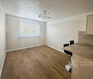 Seymour Way, Sunbury-on-Thames, Surrey, TW16 7NL - Photo 1
