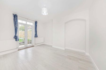 3 bedroom terraced house to rent - Photo 2