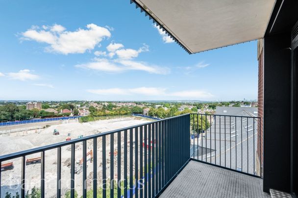 Sutton Court Road, Sutton - Photo 1