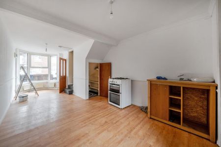 3 bedroom terraced house to rent - Photo 2