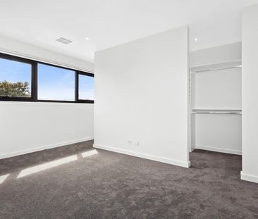 40A Hall Street, Mckinnon - Photo 2