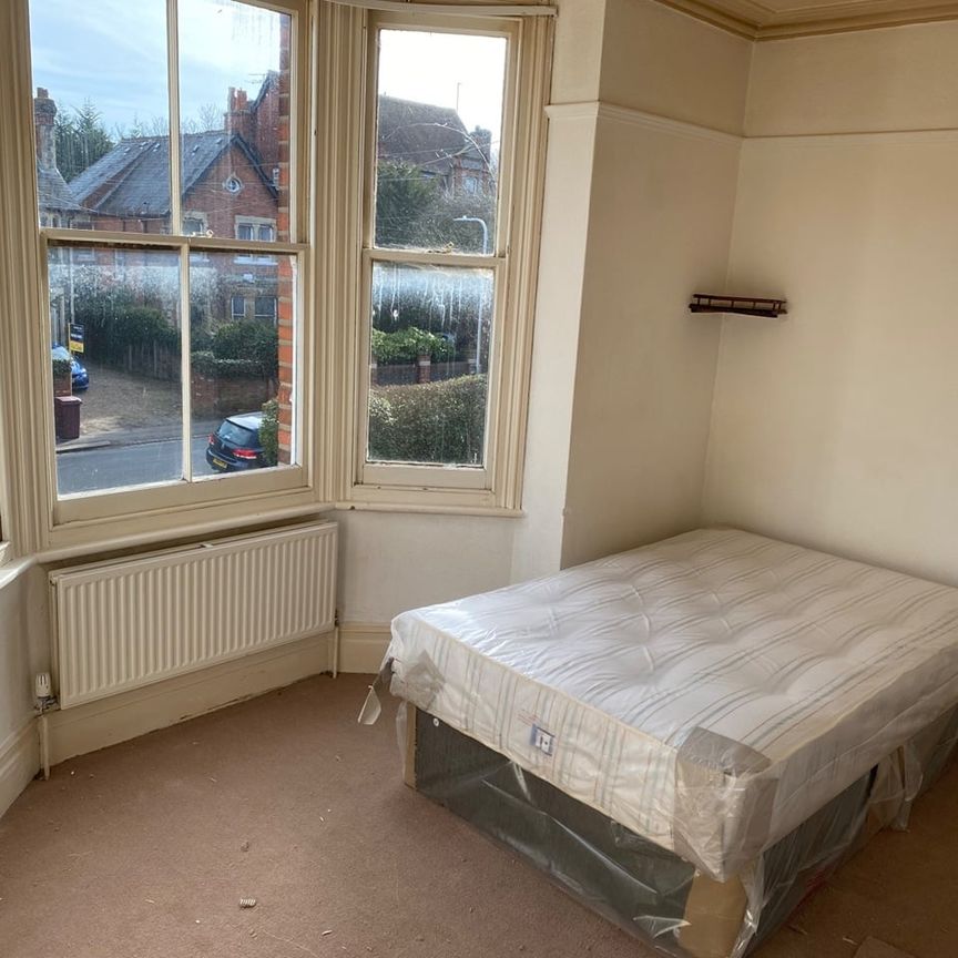 Room in a Shared House, Western Elms, RG30 - Photo 1