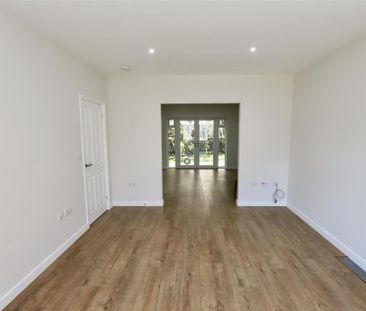 4 bedroom detached house to rent - Photo 6