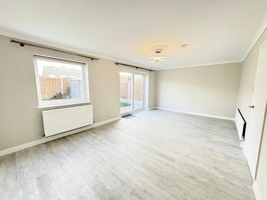 4 bedroom detached house to rent - Photo 1