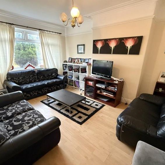 3 Bedroom Terraced Available Arranging tenancy - Photo 1