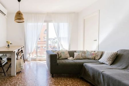 Carrer del Serpis, Valencia, Valencian Community 46022 - Photo 5