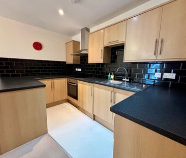 Bath Road, Cheltenham, GL53 - Photo 2