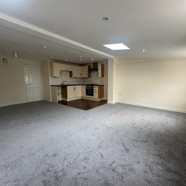 2 bedroom flat to rent - Photo 1